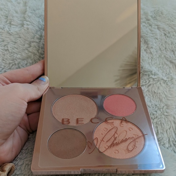 Becca X Chrissy Teigen Glow Face palette - Picture 2 of 3